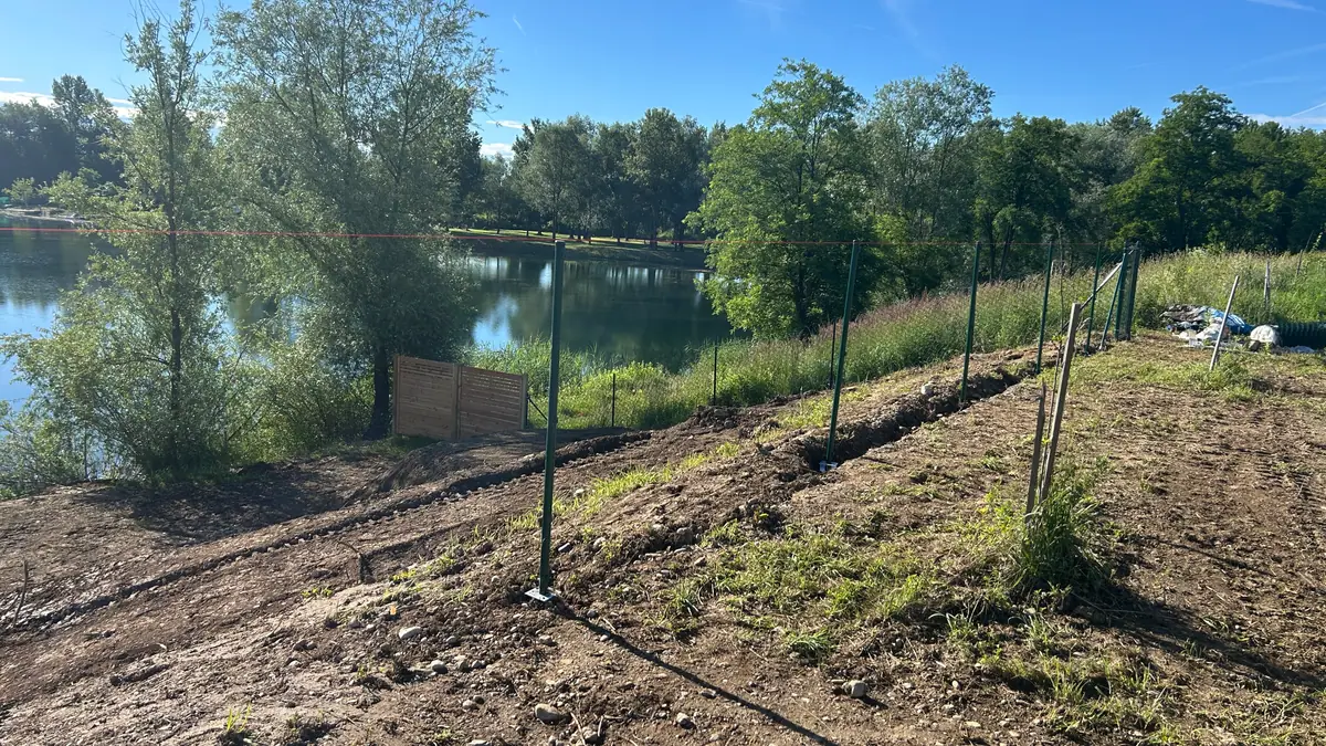 Montierter Doppelstabzaun bei einem ausgeführten Zaunprojekt in Kalsdorf